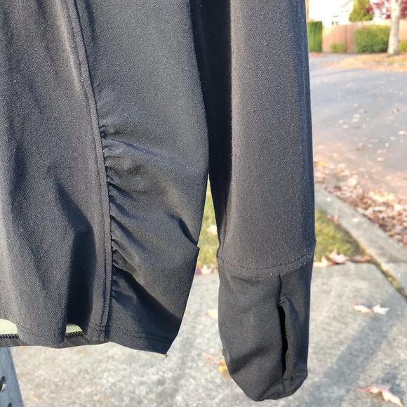 Brooks Long Sleeve Workout Tee - Picture 5 of 5